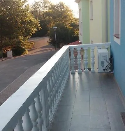 Studio In Duba With Terrace, Air Conditioning, Wifi, Washing Machine *
