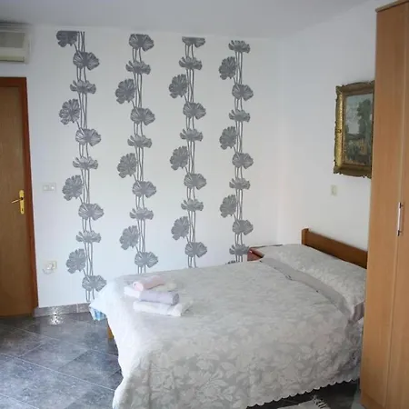 Studio In Duba With Terrace, Air Conditioning, Wifi, Washing Machine Pelegrin