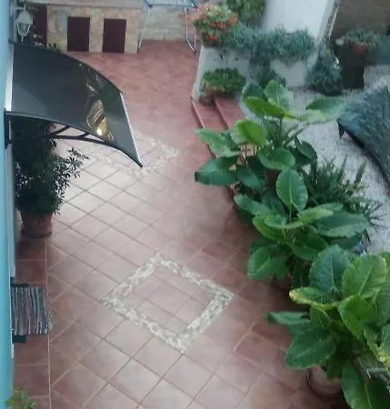 Apartamento Studio In Duba With Terrace, Air Conditioning, Wifi, Washing Machine